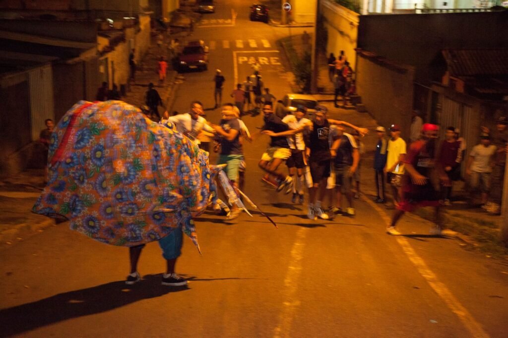 Jornal Horizonte mostra a foto de uma das Festividades na Festa do Rosário com o Boi da Manta em Belo Horizonte