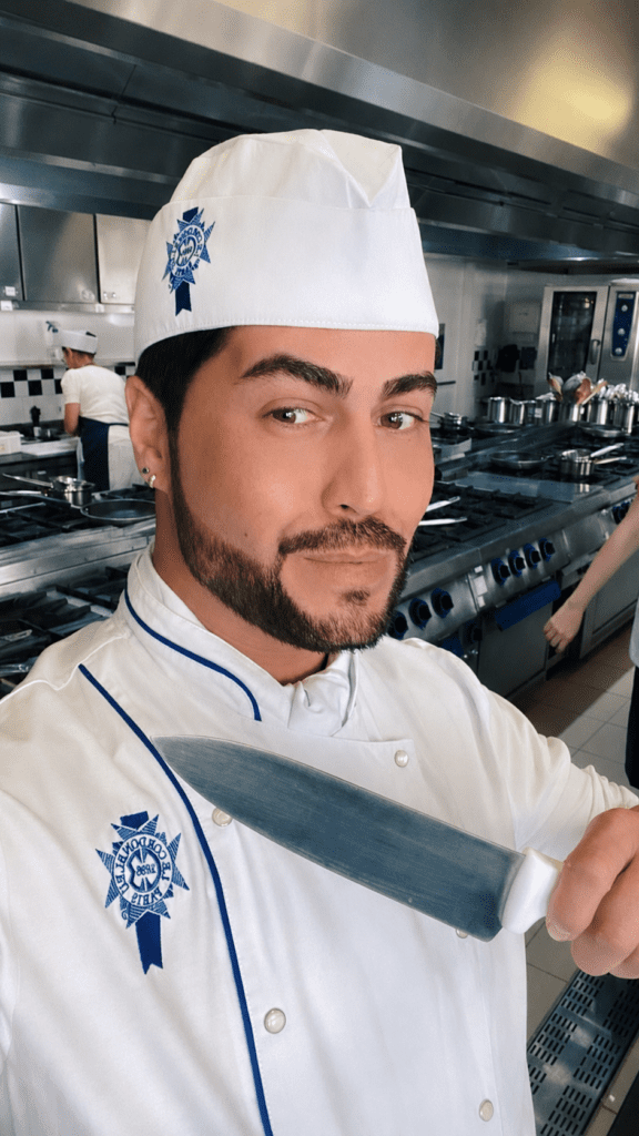 Jornal Horizonte mostra a foto de David em uma de suas estadas pela mundialmente famosa escola de Gastronomia Le Cordon Bleu