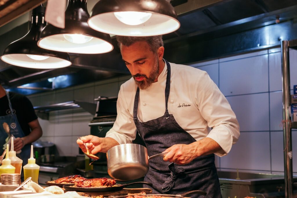 Abertura oficial com Leonardo Paixão em 1 de julho, 10h; programação completa no corpo.